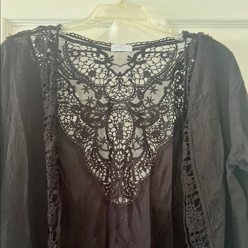 Elegant Black Lace Women's coverup - Picture 2 of 6